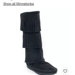 Minnetonka moccisan 3 layer fringe boot
